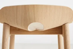 Mono Bar Stool fra Woud