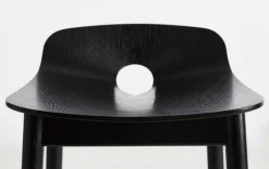 Mono Bar Stool fra Woud