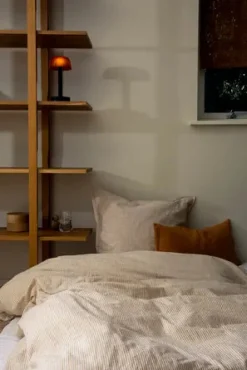 Monochrome Lines Sengetøj, rosa/hvid fra Juna