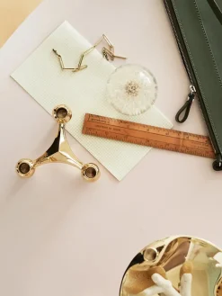 Nagel Lysestage, børstet messing fra STOFF Nagel