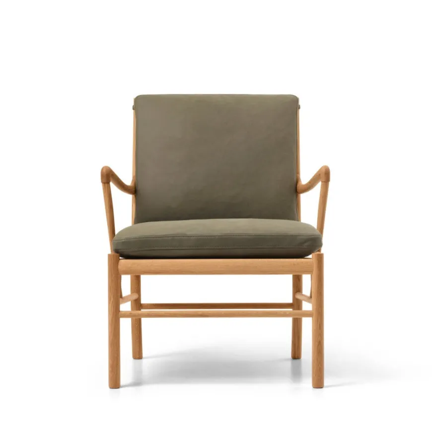 OW149 Colonial lænestol, eg olie, Terra-læder af Ole Wanscher