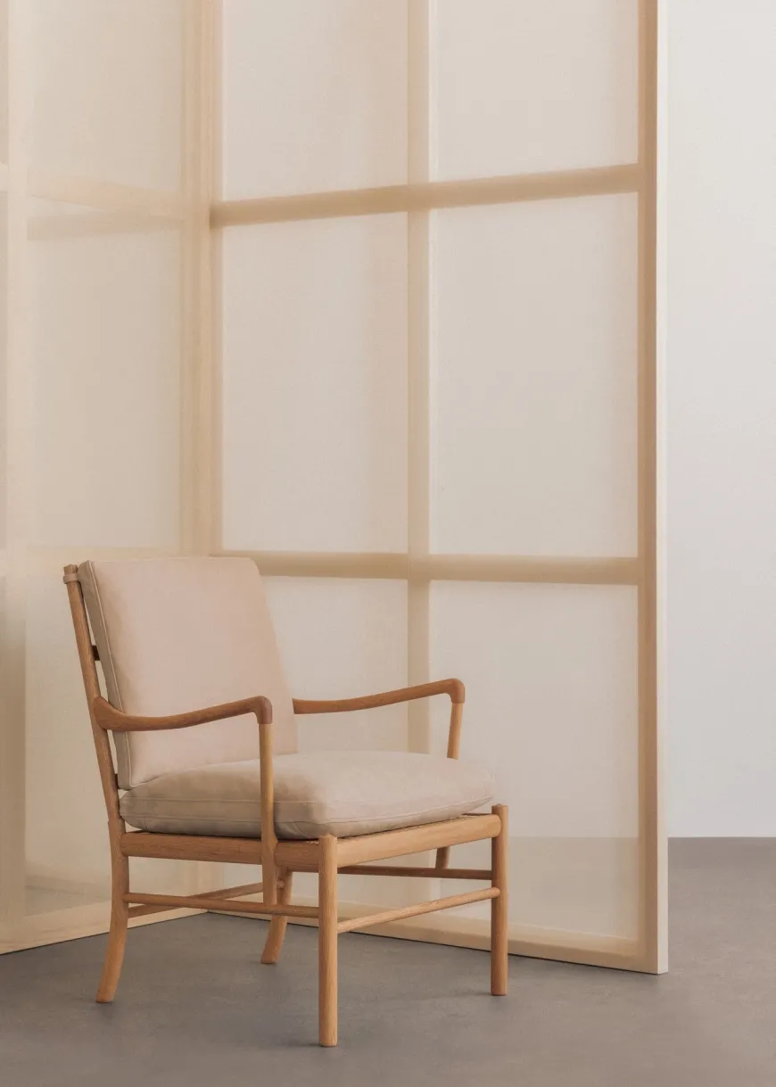 OW149 Colonial lænestol, eg olie, Terra-læder af Ole Wanscher