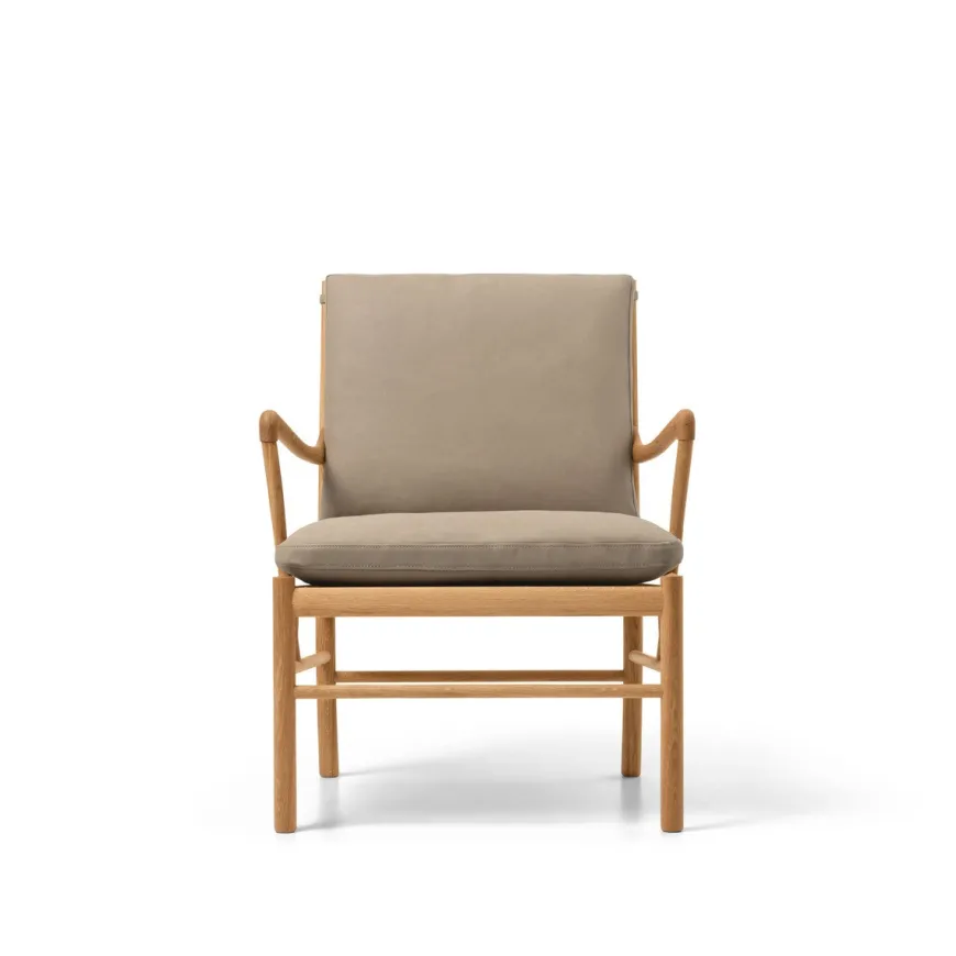 OW149 Colonial lænestol, eg olie, Terra-læder af Ole Wanscher