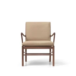 OW149 Colonial lænestol, valnød olie, Terra-læder af Ole Wanscher