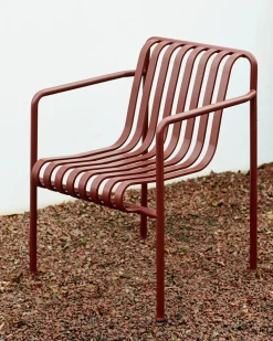 Palissade Dining Armchair, iron red fra Hay