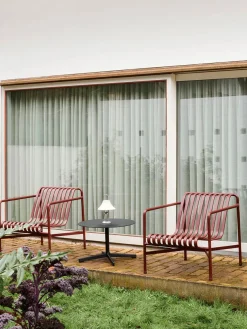 Palissade Lounge Chair Low, iron red fra Hay