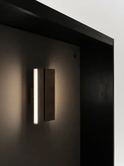 Papilio Double Væglampe, brushed brass fra Anour