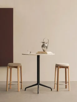 Passage Counter Stool, upholstered fra Audo Copenhagen