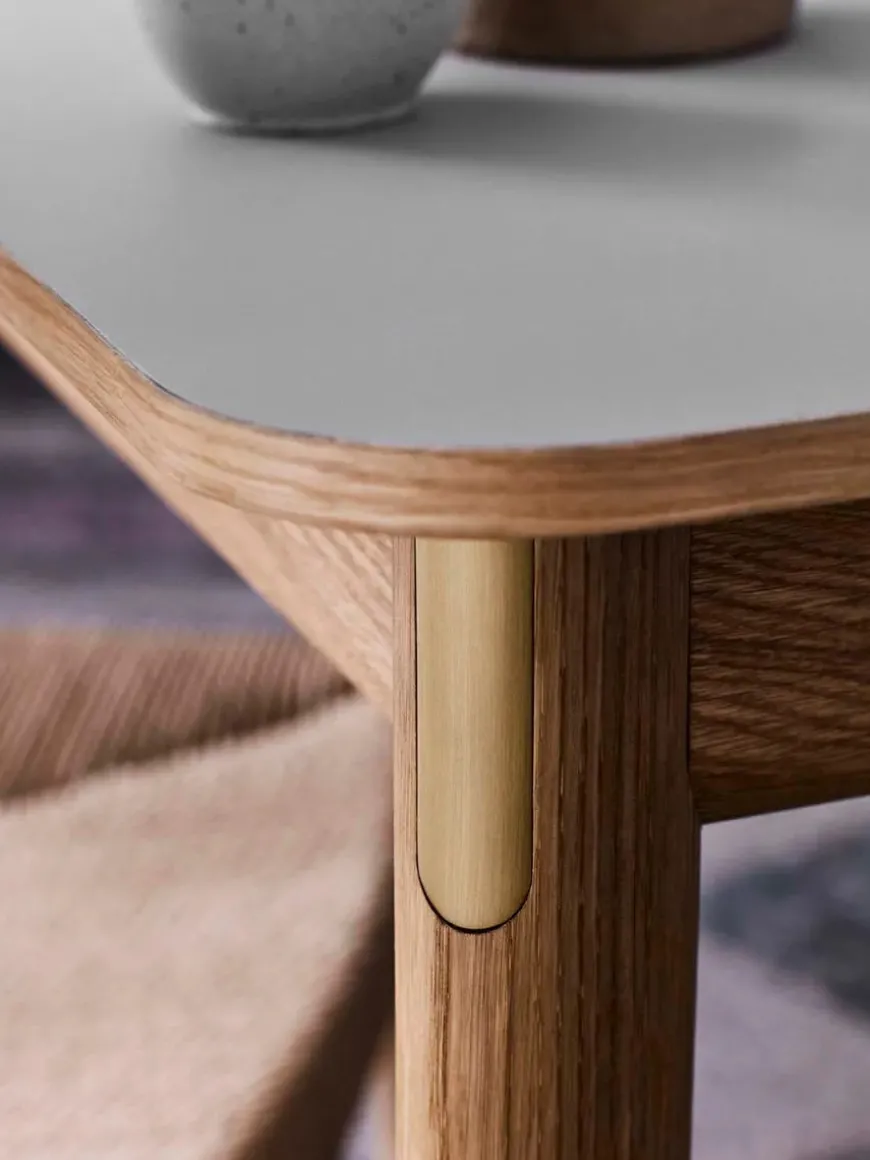 Patch HW2 Spisebord Med Udtræk fra &Tradition