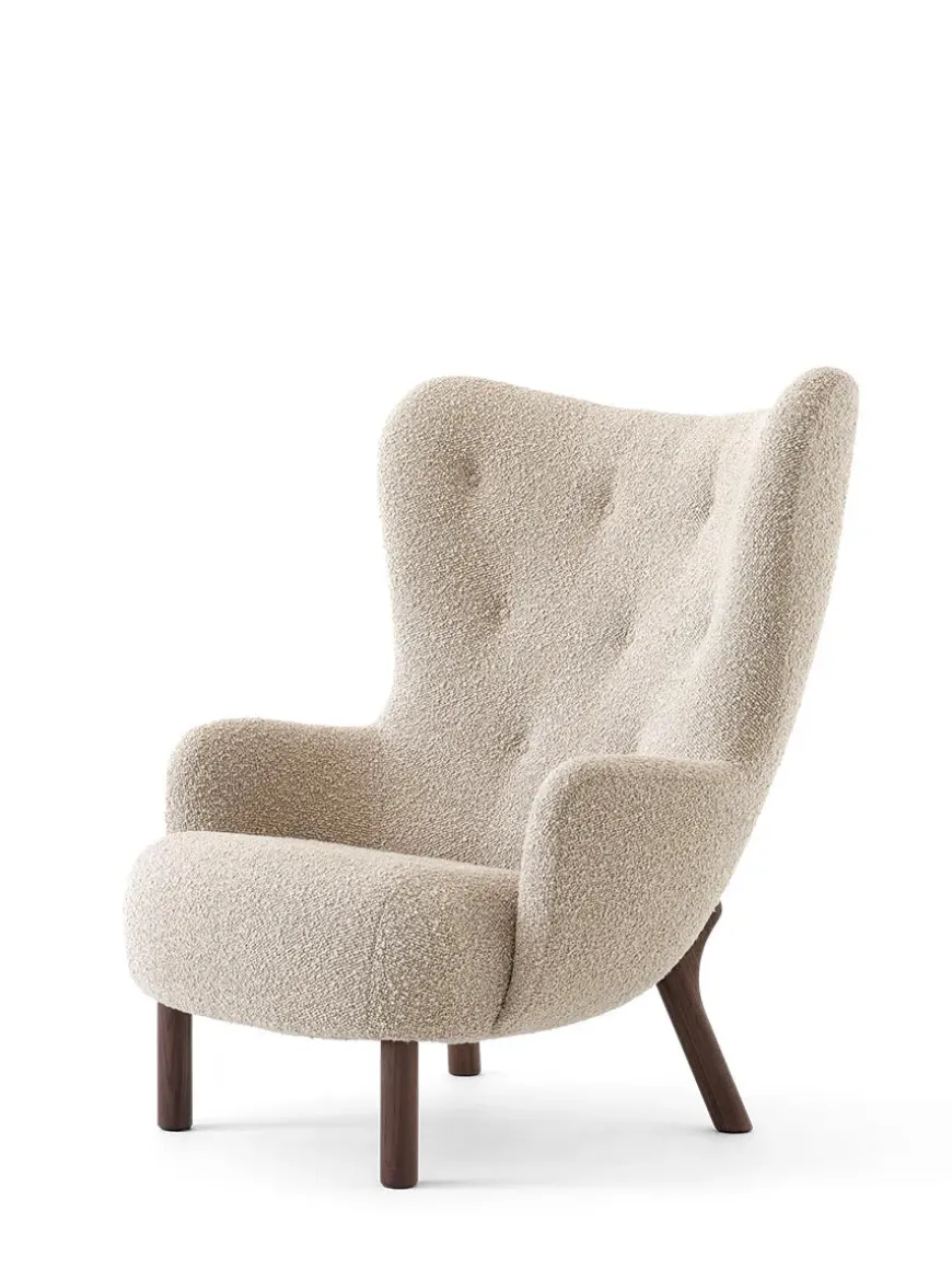 Petra VB3 Chair, moonlight sheepskin/walnut fra &Tradition