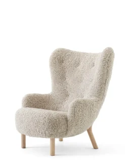 Petra VB3 Chair, moonlight sheepskin/oak fra &Tradition