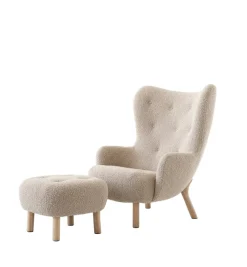 Petra VB3 lænestol inkl. Skammel, Ecriture 0640 fra &Tradition