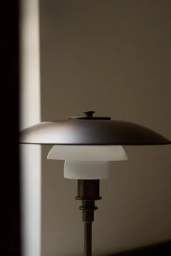 PH 3/2 Bordlampe, sort metalliseret fra Louis Poulsen