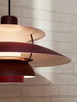 PH 5 Pendant, Monochrome Burgundy af Poul Henningsen
