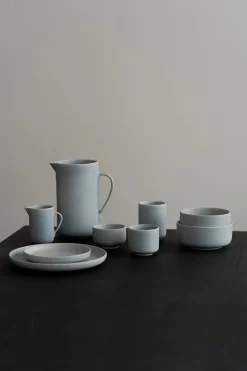 Pisu 10 Plate, sky blue fra Louise Roe