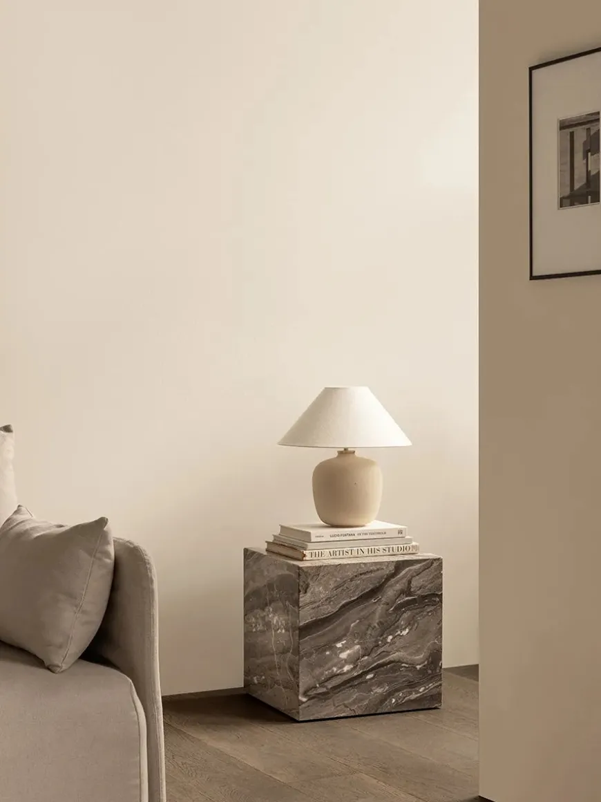 Plinth Cubic, grey galaxy marble fra Audo Copenhagen