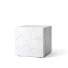 Plinth Cubic White Carrara marmor fra Audo Copenhagen