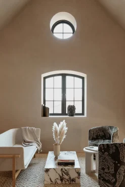 Plinth Low Grey Kendzo marmor fra Audo Copenhagen