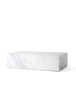 Plinth Low White Carrara marmor fra Audo Copenhagen