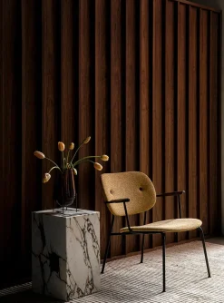 Plinth Tall White Carrara marmor fra Audo Copenhagen