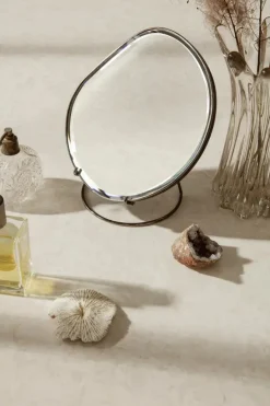 Pond Table Mirror, Dark Chrome fra Ferm Living