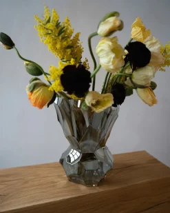 Reflection Vase, new smoke fra Hein Studio