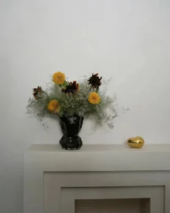 Reflection Vase, new smoke fra Hein Studio