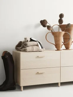 Relief Kommode, lav fra String