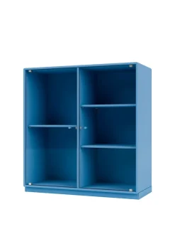 Ripple II Vitrineskab, inkl. sokkel fra Montana