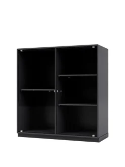 Ripple II Vitrineskab, inkl. sokkel fra Montana