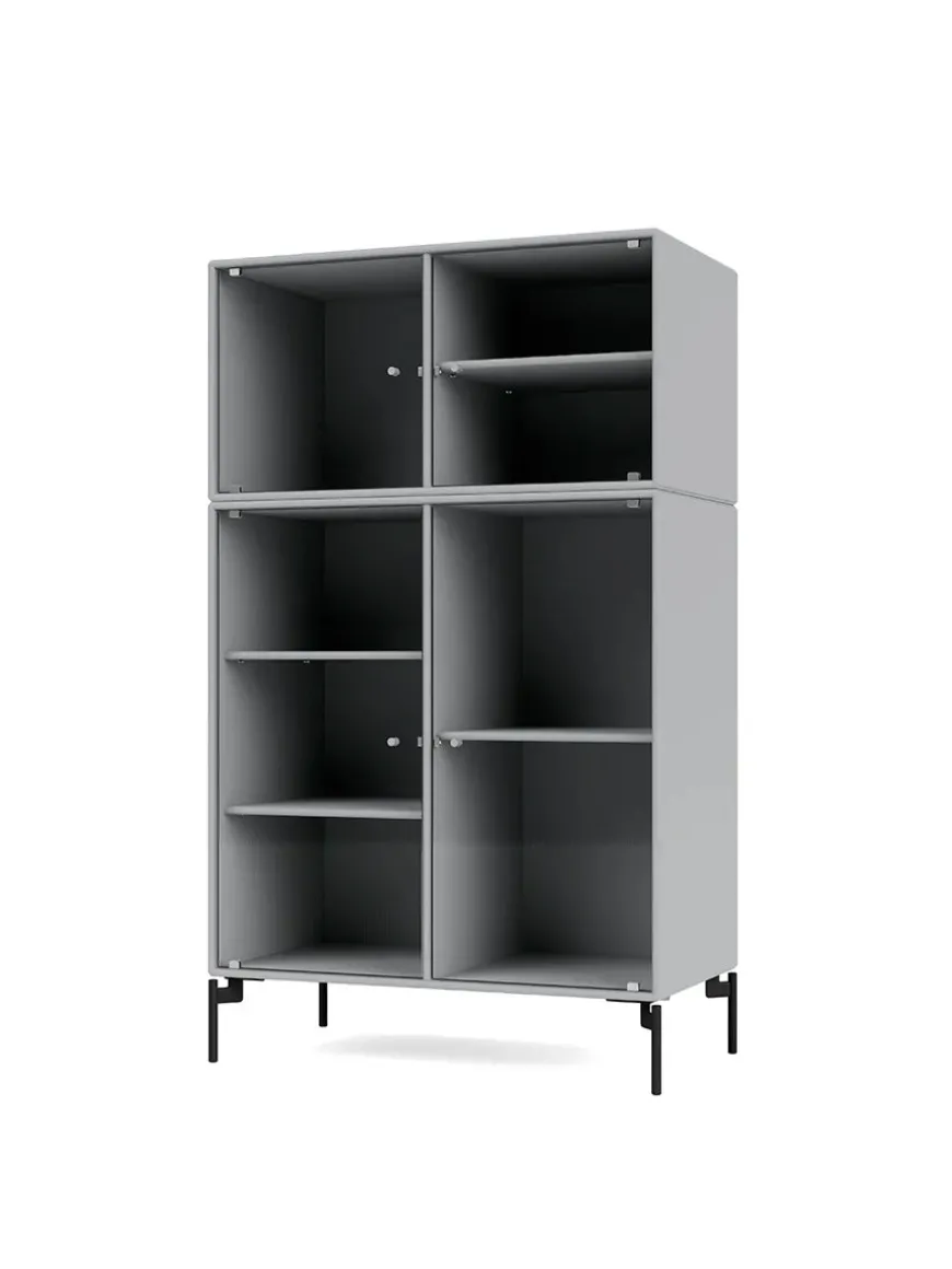 Ripple III Vitrineskab, inkl. ben fra Montana