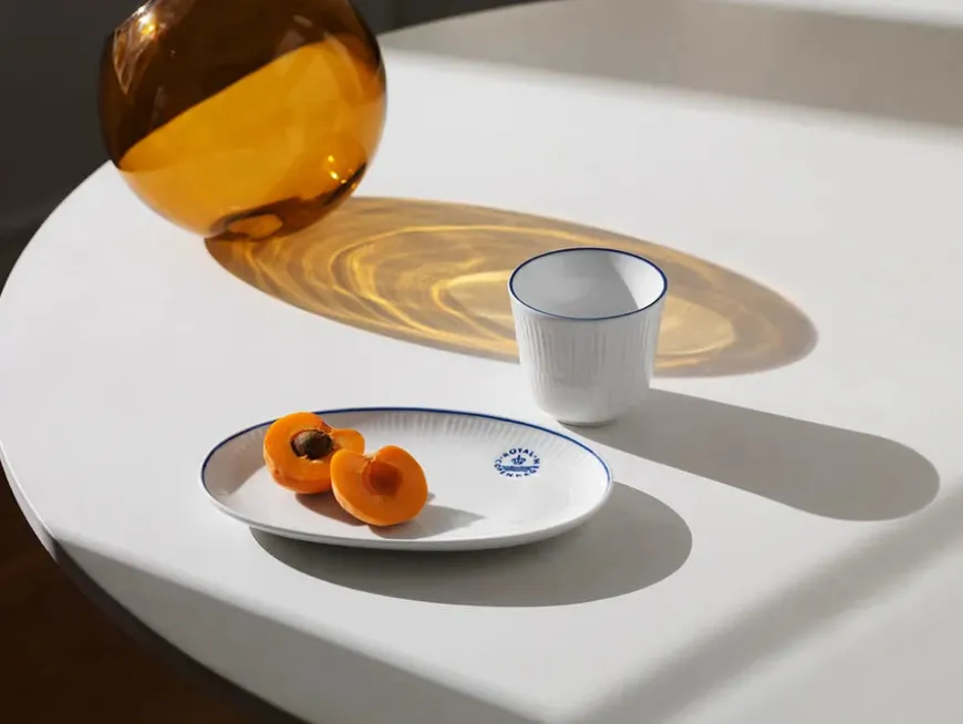 Royal Copenhagen Sort Mega Riflet, termokop 26 cl