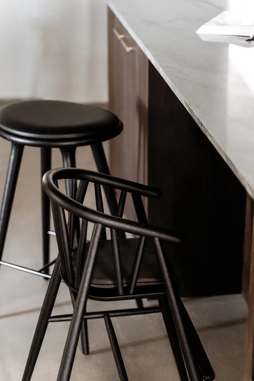 Saga Højstol, røget eg fra Oaklings