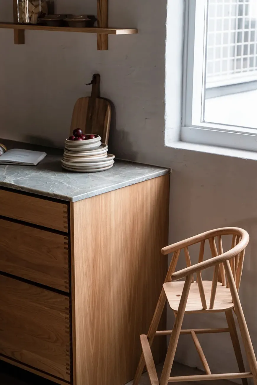 Saga Højstol, røget eg fra Oaklings