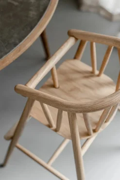 Saga Højstol, sortlakeret eg fra Oaklings