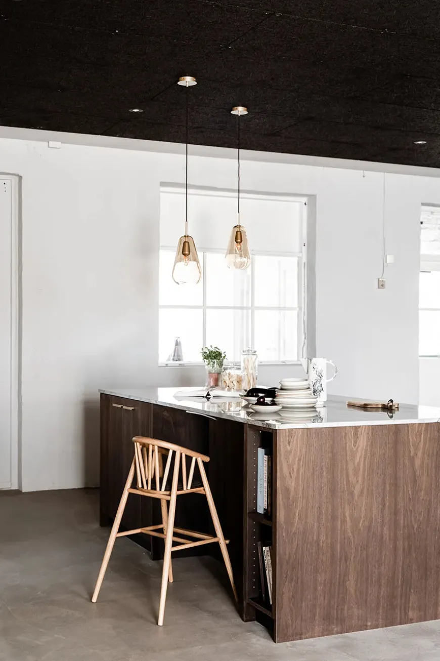 Saga Højstol, sortlakeret eg fra Oaklings