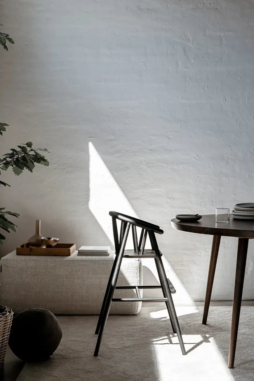 Saga Højstol, sortlakeret eg fra Oaklings