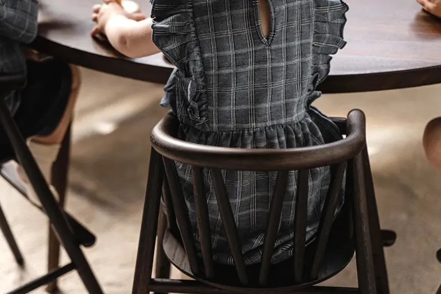 Saga Højstol, sortlakeret eg fra Oaklings