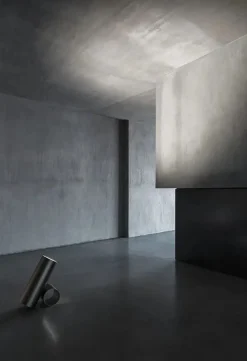 Sawaru gulvlampe fra Flos