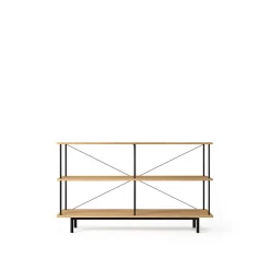 Seiton 3 reol fra Stellar Works i lakeret ege træ med sort stel