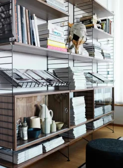 Skab m. Glaslåger fra String