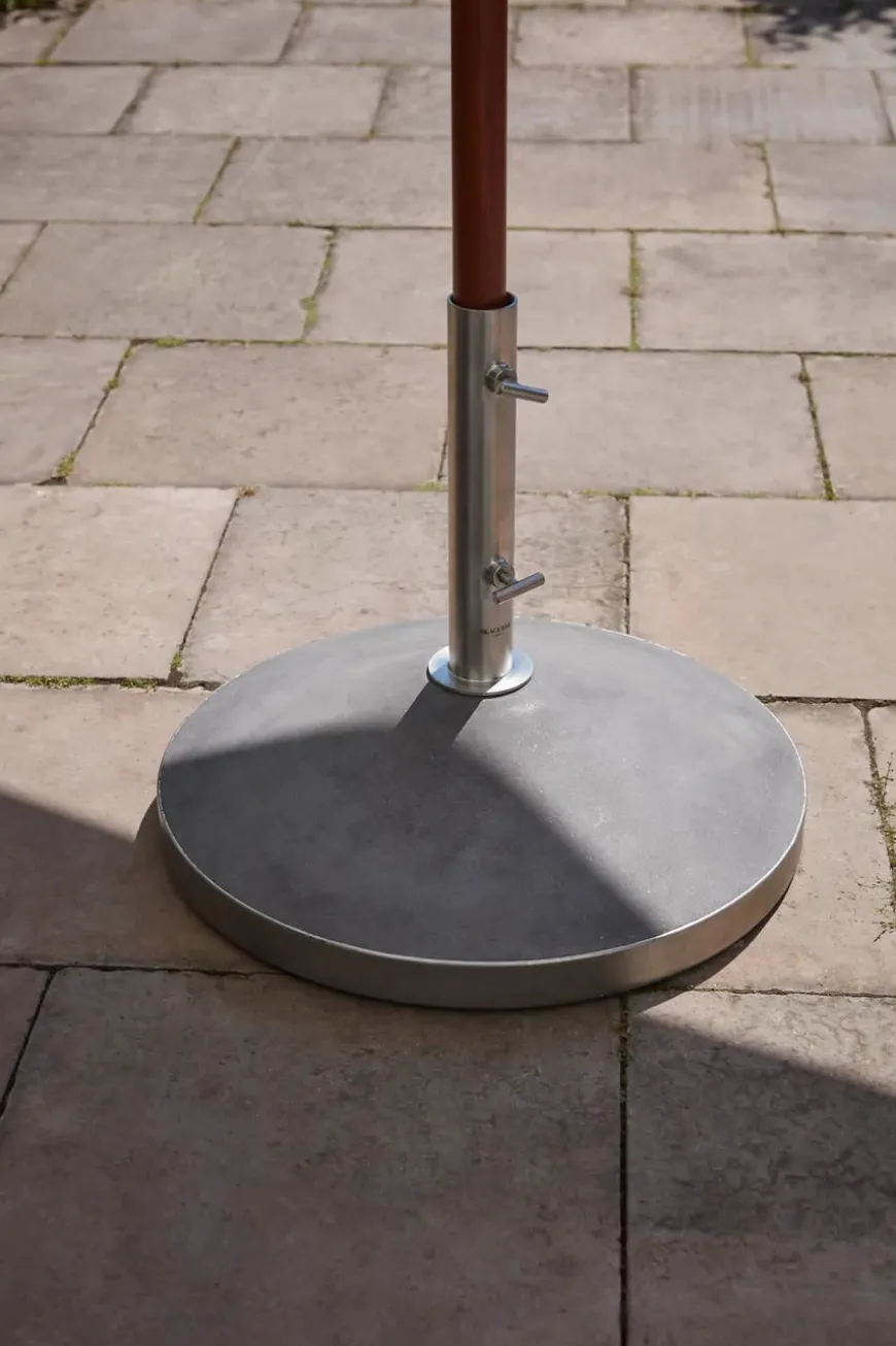 Skagerak Capri parasolfod 30 kg fra Fritz Hansen