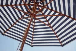 Skagerak Messina Parasol Ø270, Dark Blue Stripes fra Fritz Hansen