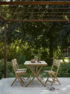 Skagerak Selandia Sæt, 2 stole og bord 75 fra Fritz Hansen