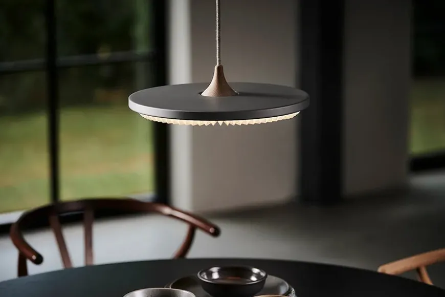 Soleil pendel small, lys eg, papir skærm fra Le Klint