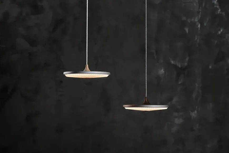 Soleil pendel small, lys eg, plast skærm fra Le Klint