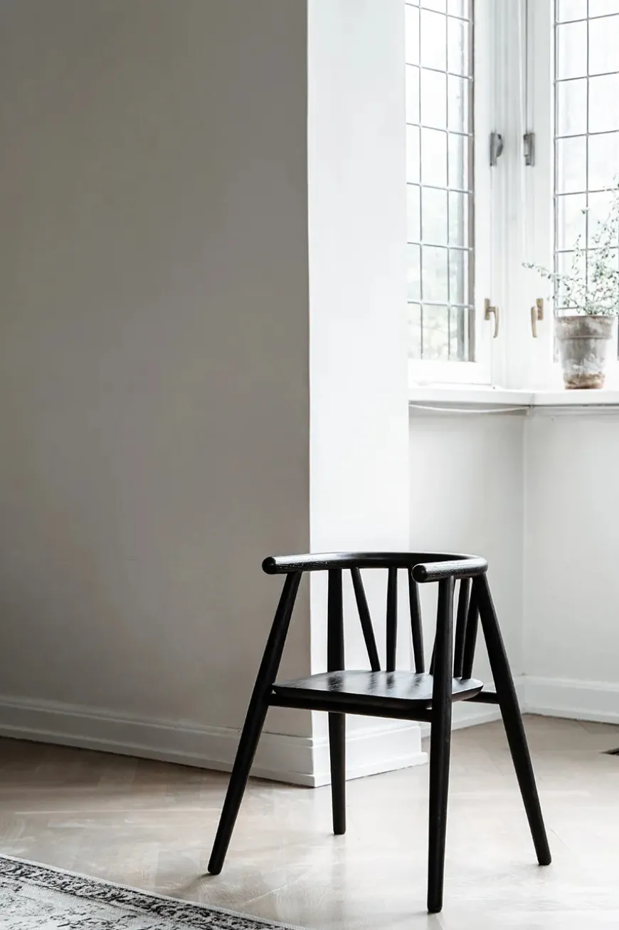 Storm Børnestol, sortlakeret eg fra Oaklings