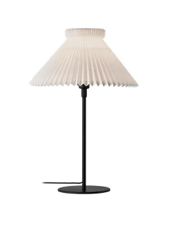 334T Bordlampe, buttermilk fra Le Klint
