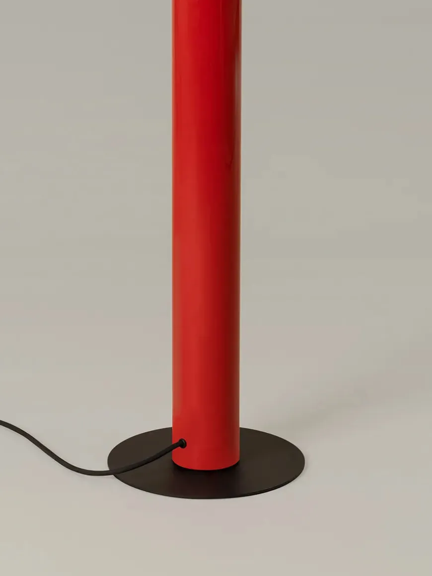 Tatu Alta Gulvlampe, pure red fra Santa and Cole