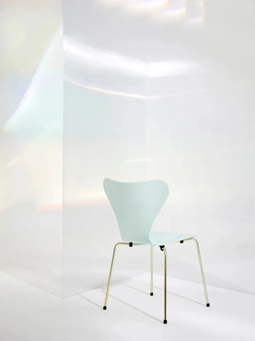 70th Anniversary Edition 3107 Spisebordsstol, 7:14 AM Violet af Arne Jacobsen